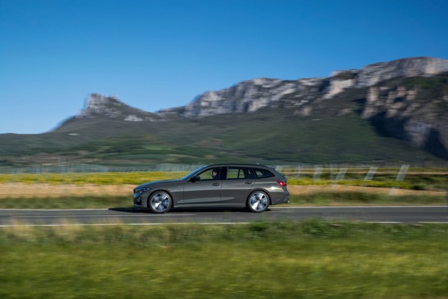 Bmw 3 Series Touring foto 61