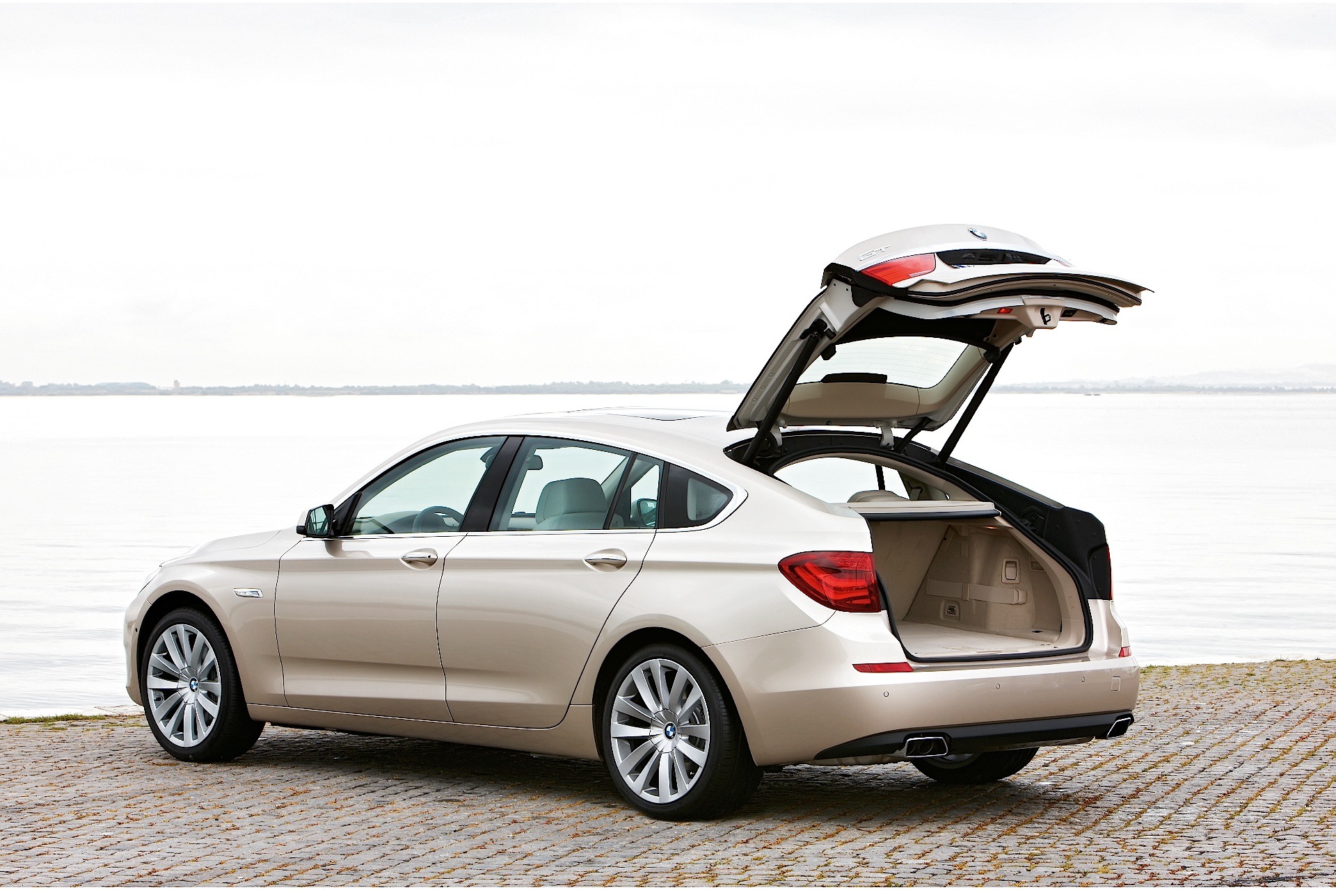 Bmw 5 Series Gran Turismo photo 80