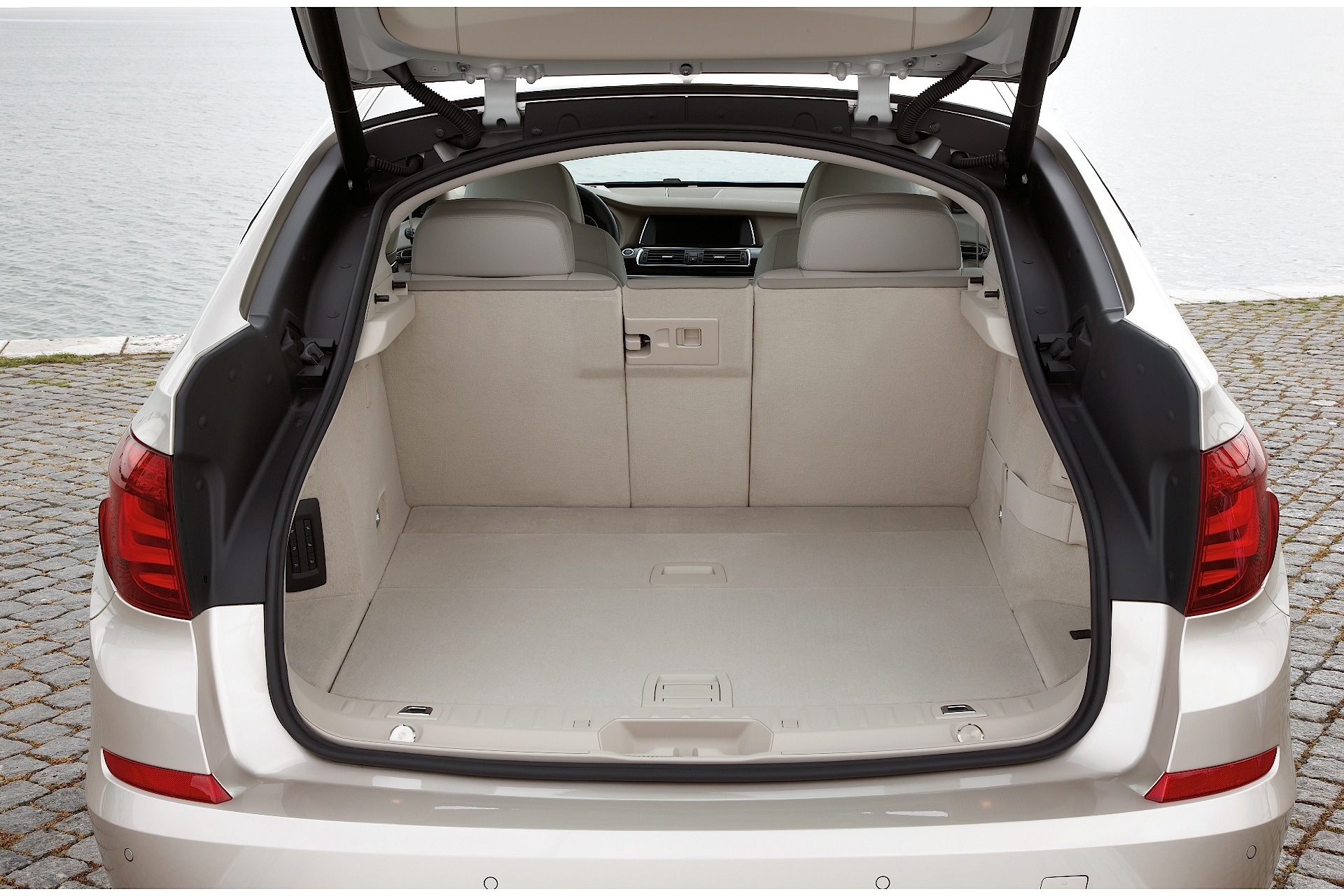 Bmw 5 Series Gran Turismo photo 84