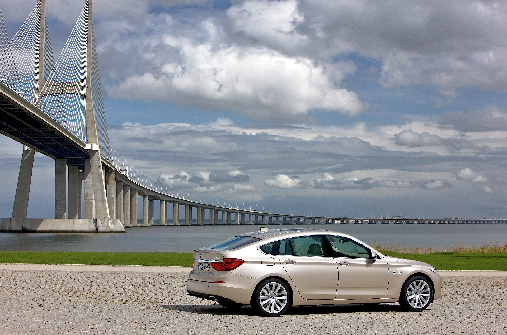 Bmw 5 Series Gran Turismo photo 36