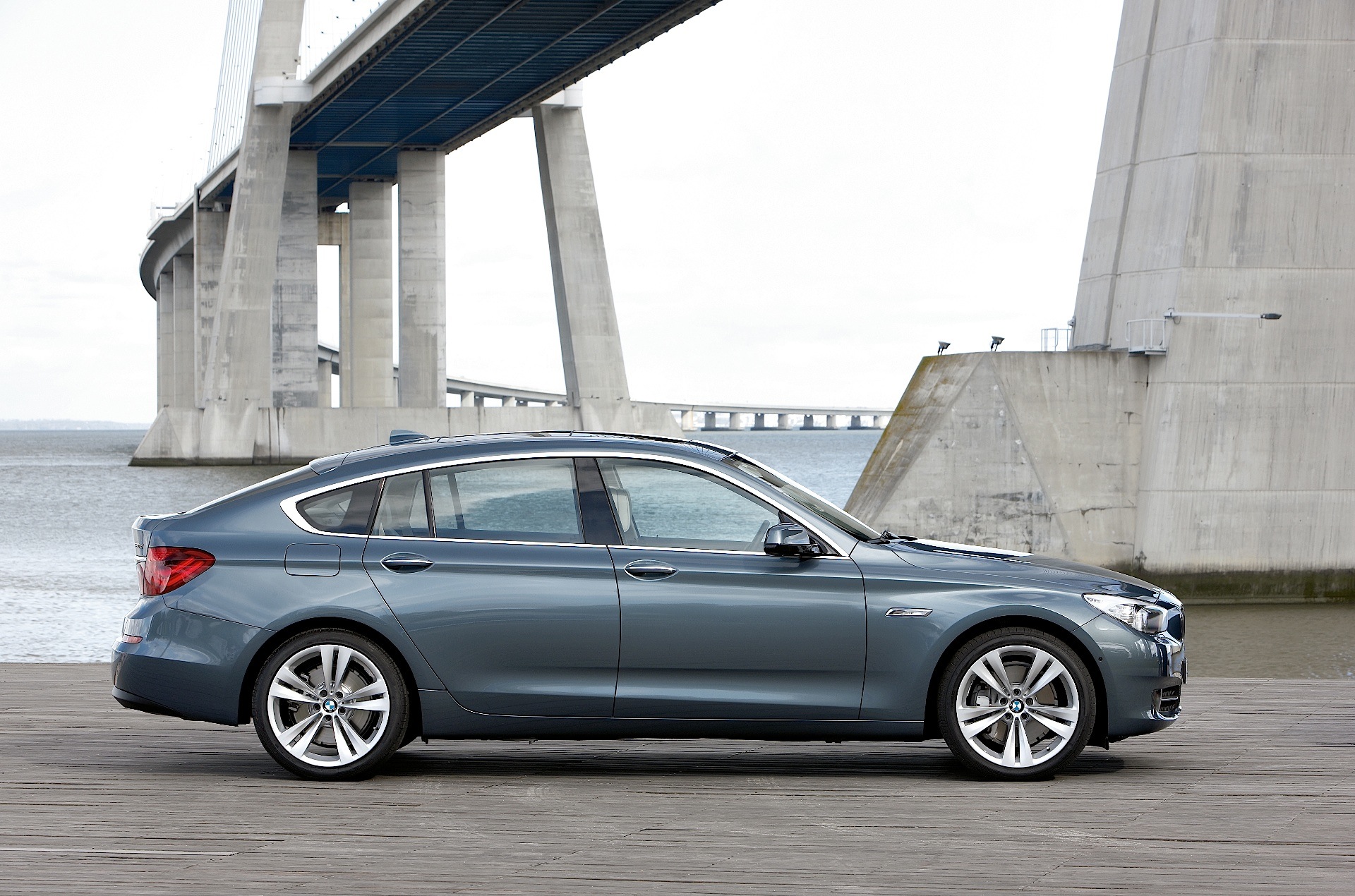 Bmw 5 Series Gran Turismo photo 49