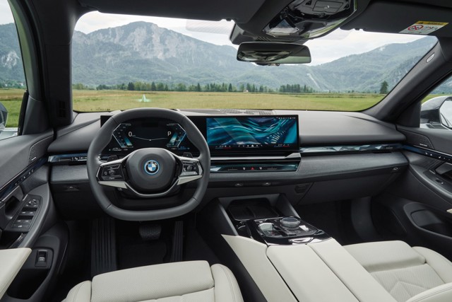 Bmw 5 Series Sedan foto 46