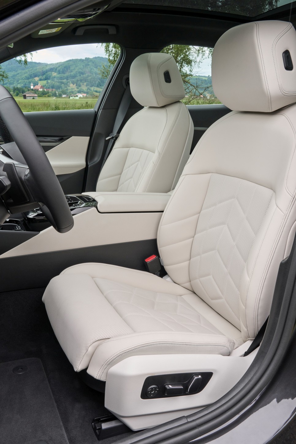 Bmw 5 Series Sedan photo 50