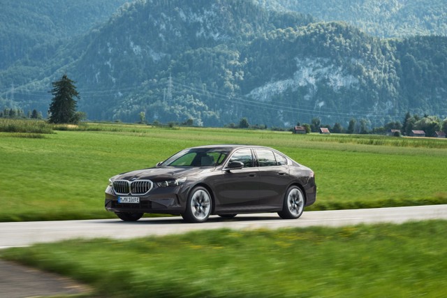 Bmw 5 Series Sedan foto 6