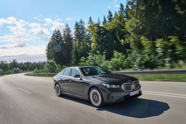Bmw 5 Series Sedan foto 15