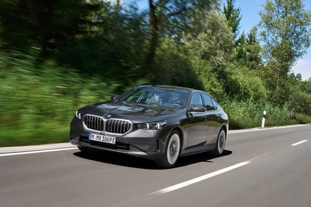 Bmw 5 Series Sedan foto 17