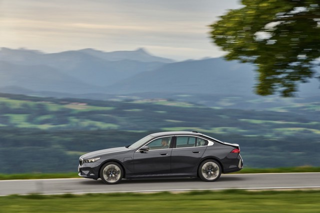 Bmw 5 Series Sedan foto 19
