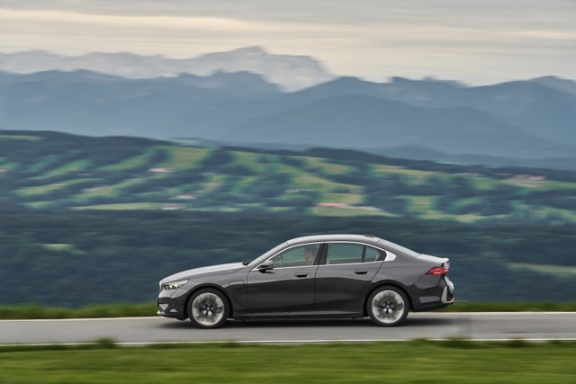 Bmw 5 Series Sedan foto 20