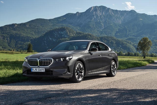 Bmw 5 Series Sedan foto 21