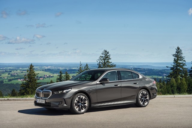 Bmw 5 Series Sedan foto 22