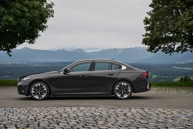 Bmw 5 Series Sedan foto 29
