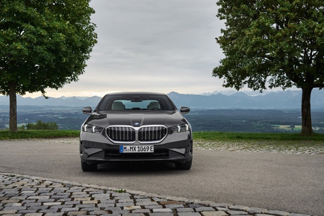 Bmw 5 Series Sedan foto 31