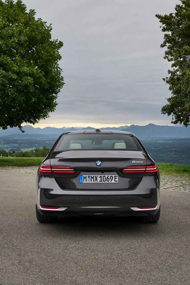 Bmw 5 Series Sedan foto 33