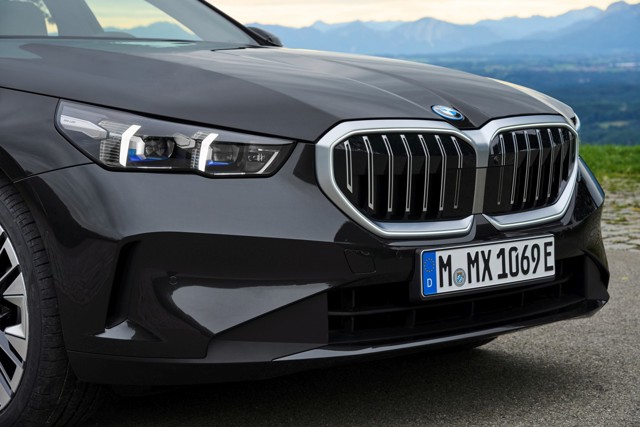 Bmw 5 Series Sedan foto 38