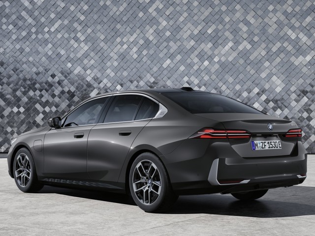 Bmw 5 Series Sedan foto 2