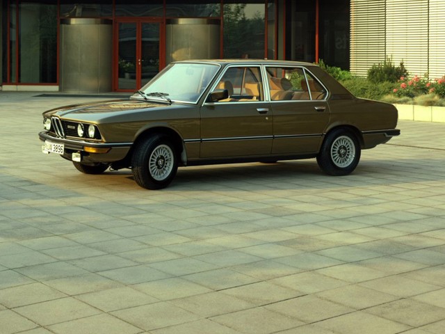 Bmw 5 Series Sedan photo 12