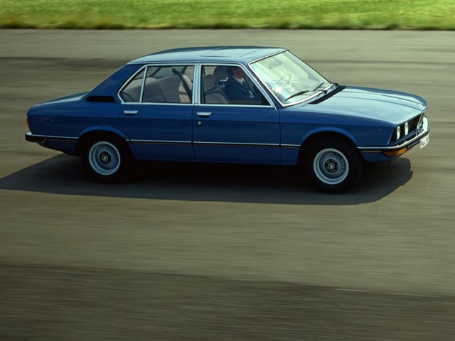 Bmw 5 Series Sedan photo 22