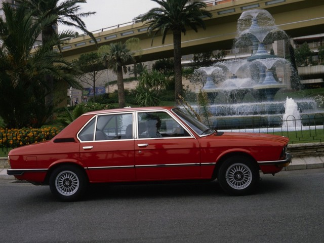Bmw 5 Series Sedan photo 25