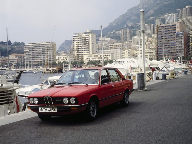 Bmw 5 Series Sedan photo 26