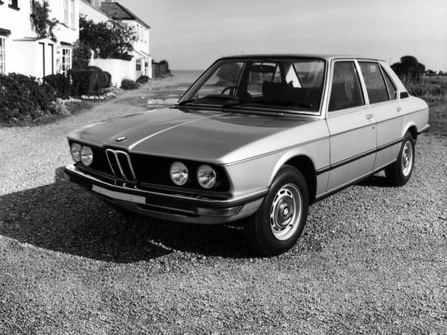 Bmw 5 Series Sedan photo 28