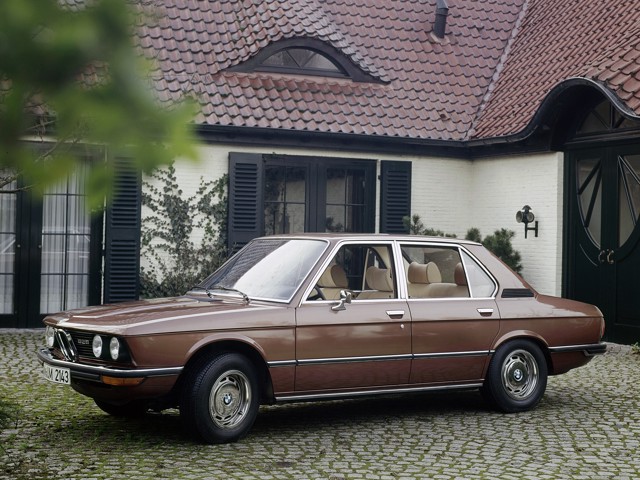 Bmw 5 Series Sedan photo 35