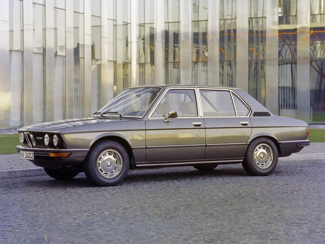 Bmw 5 Series Sedan photo 36