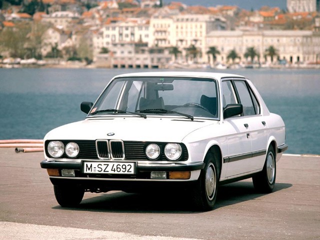 Bmw 5 Series Sedan photo 11