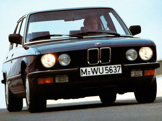 Bmw 5 Series Sedan photo 12