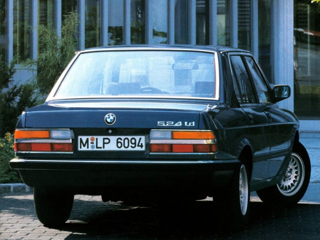 Bmw 5 Series Sedan photo 13
