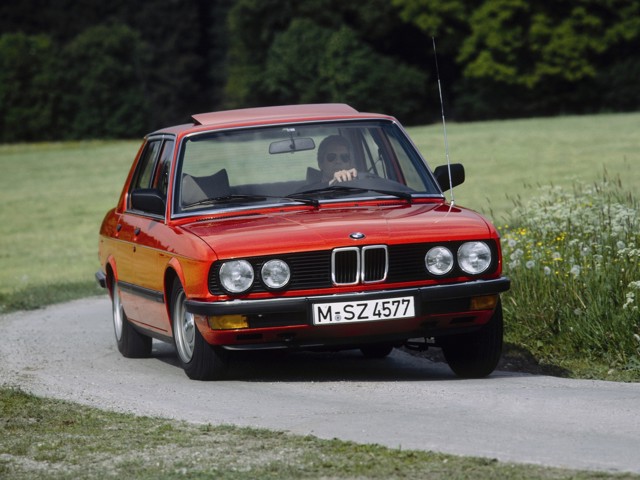 Bmw 5 Series Sedan photo 16