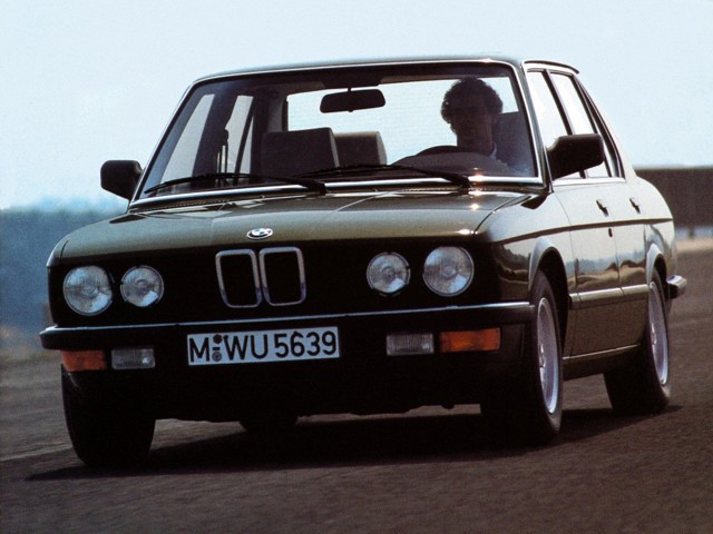 Bmw 5 Series Sedan photo 31