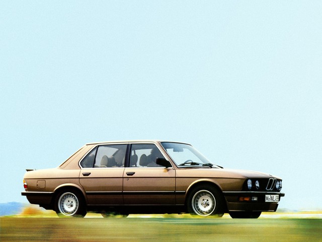 Bmw 5 Series Sedan photo 35