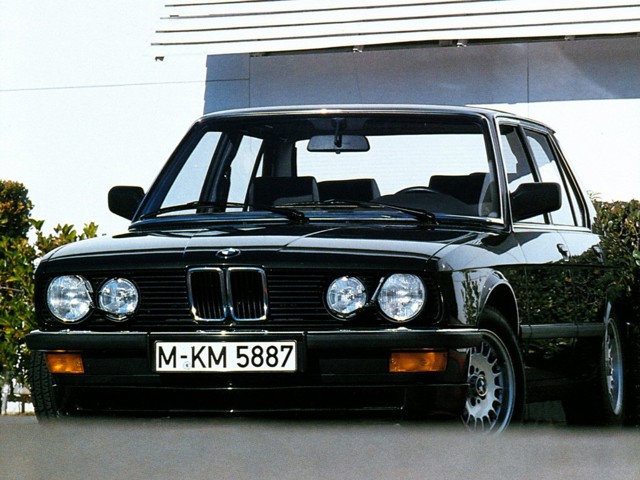 Bmw 5 Series Sedan photo 36