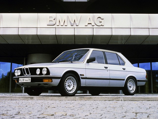 Bmw 5 Series Sedan photo 44