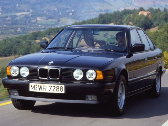 Bmw 5 Series Sedan photo 11