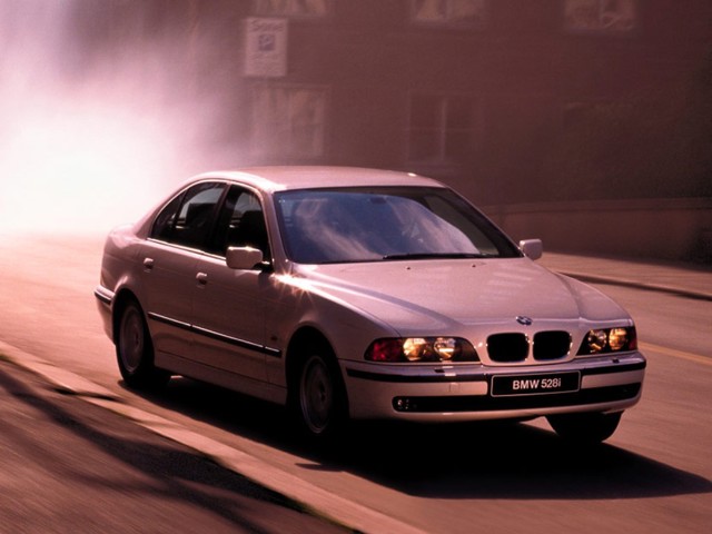 Bmw 5 Series Sedan foto 9