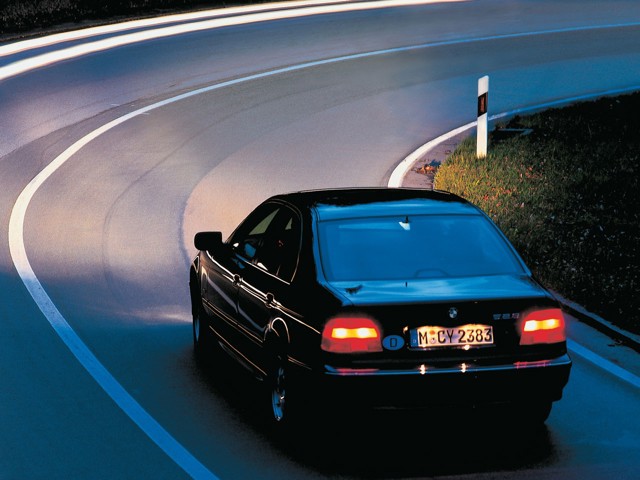 Bmw 5 Series Sedan foto 14
