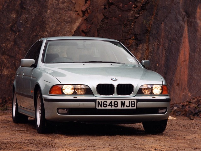 Bmw 5 Series Sedan foto 17