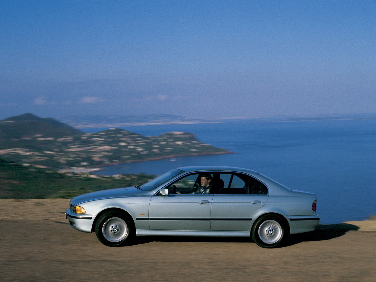 Bmw 5 Series Sedan photo 22