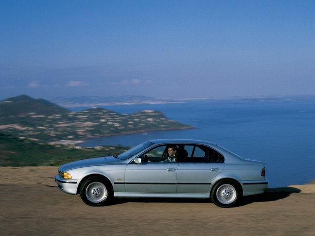 Bmw 5 Series Sedan foto 22