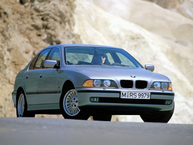 Bmw 5 Series Sedan foto 23