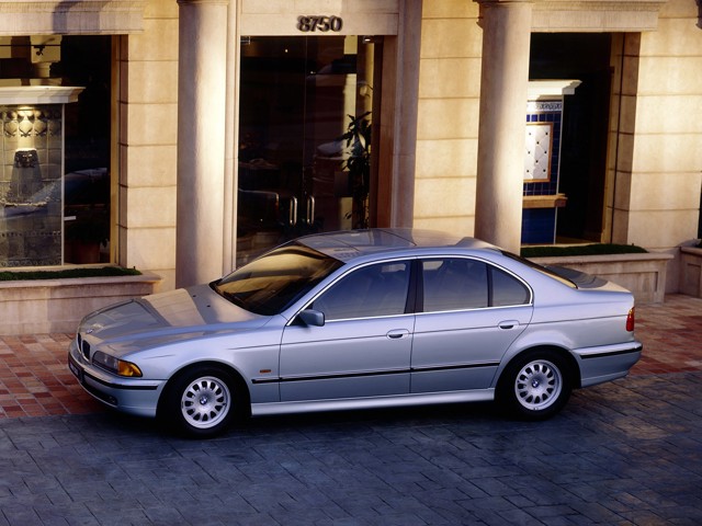 Bmw 5 Series Sedan foto 29