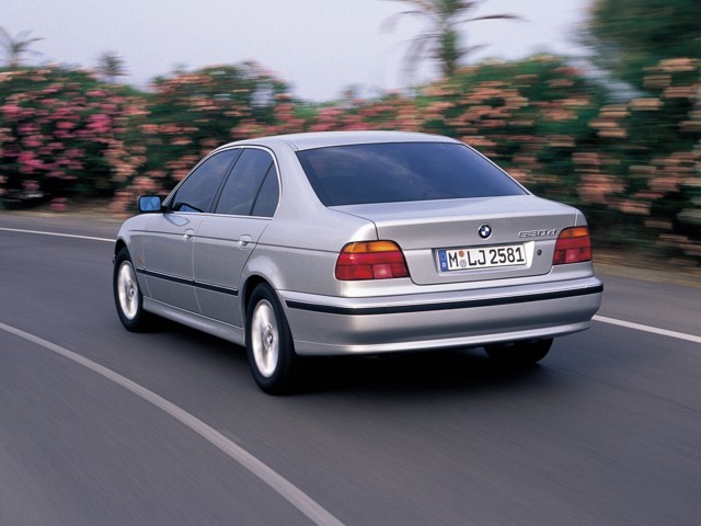 Bmw 5 Series Sedan foto 30
