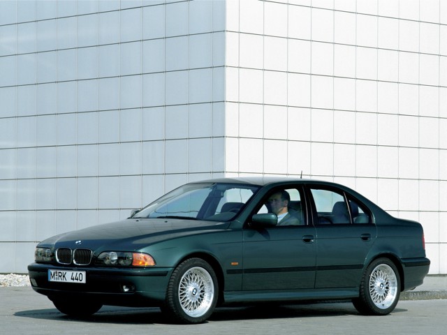 Bmw 5 Series Sedan foto 32