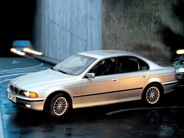 Bmw 5 Series Sedan foto 33