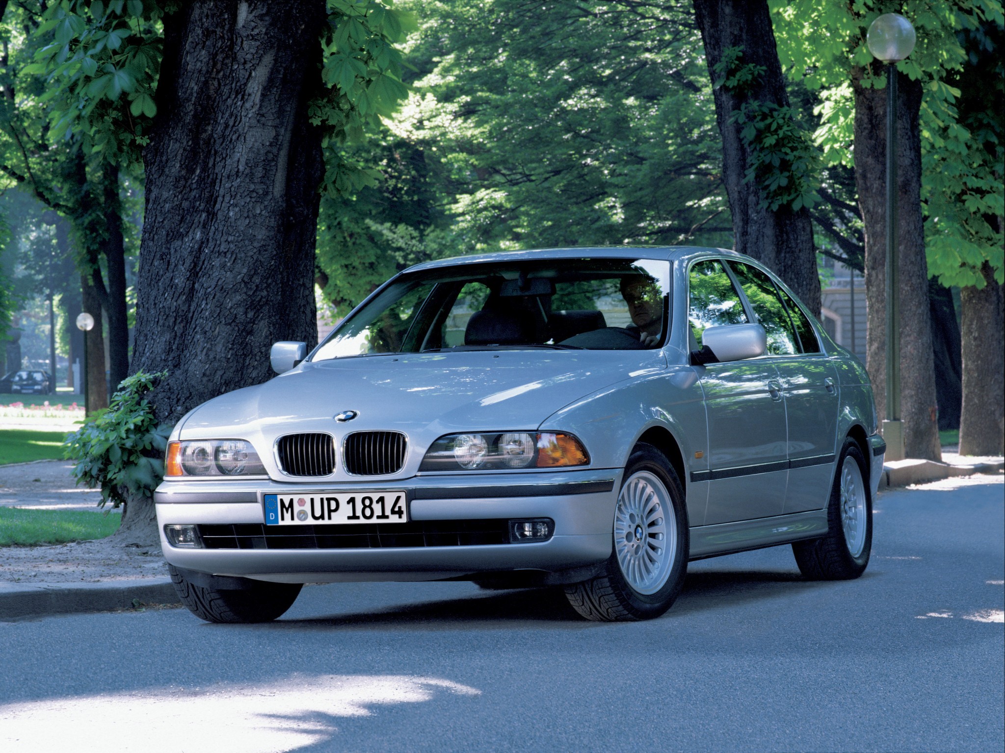 Bmw 5 Series Sedan photo 38
