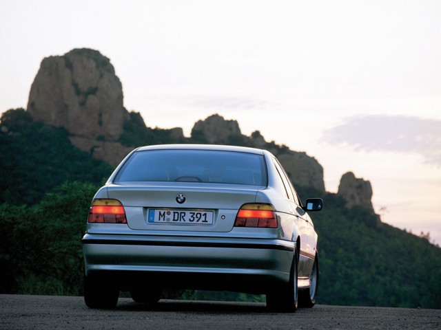 Bmw 5 Series Sedan foto 40