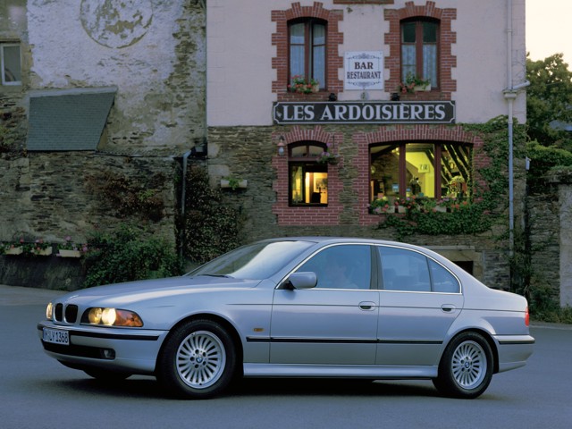 Bmw 5 Series Sedan foto 43