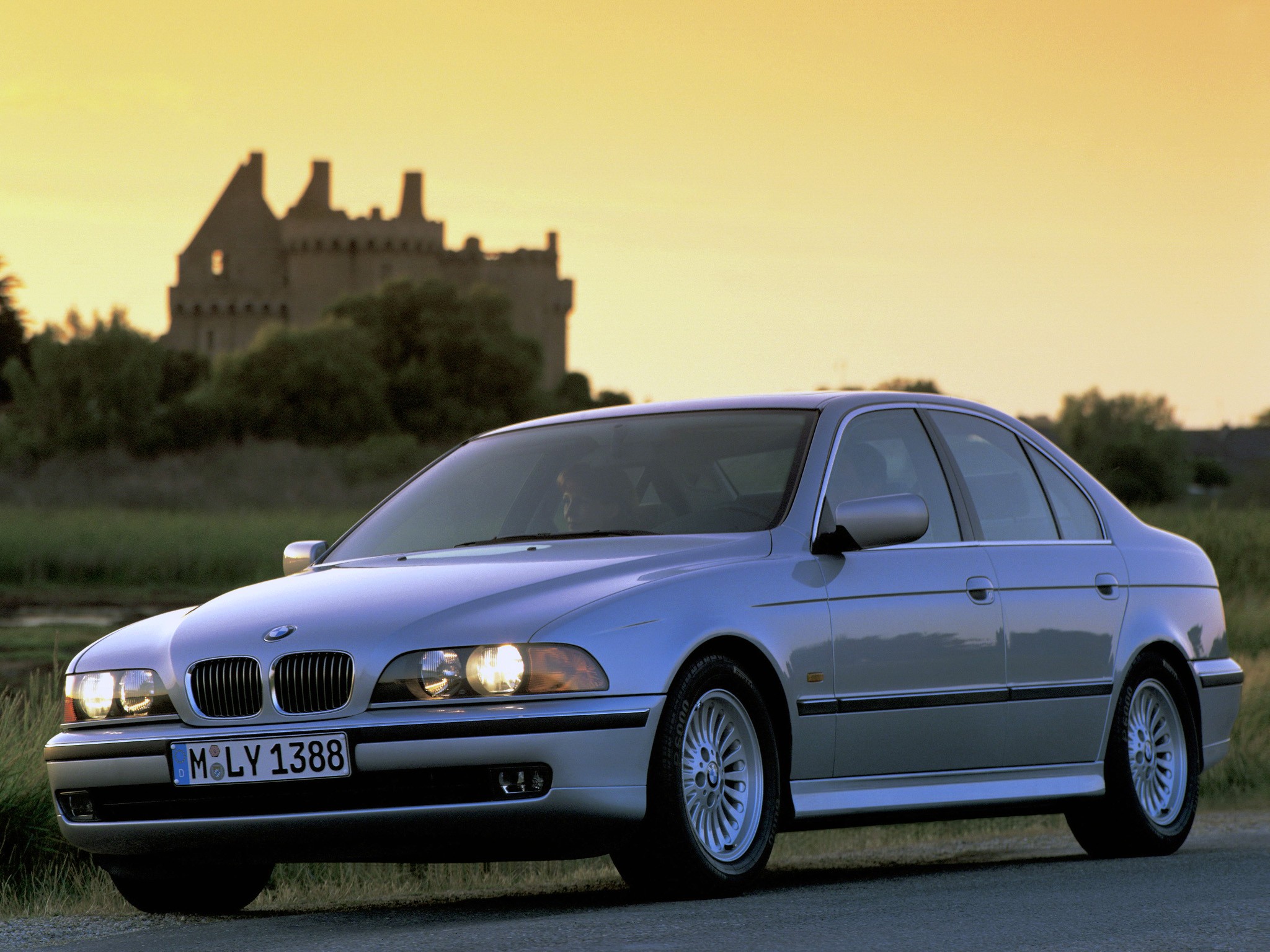 Bmw 5 Series Sedan photo 46