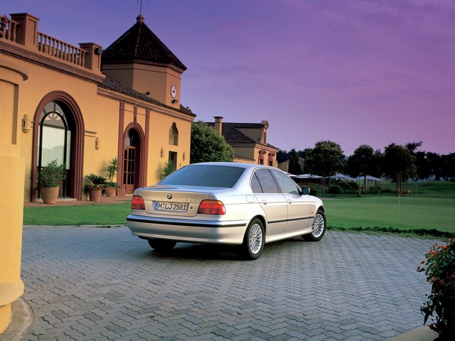 Bmw 5 Series Sedan foto 47